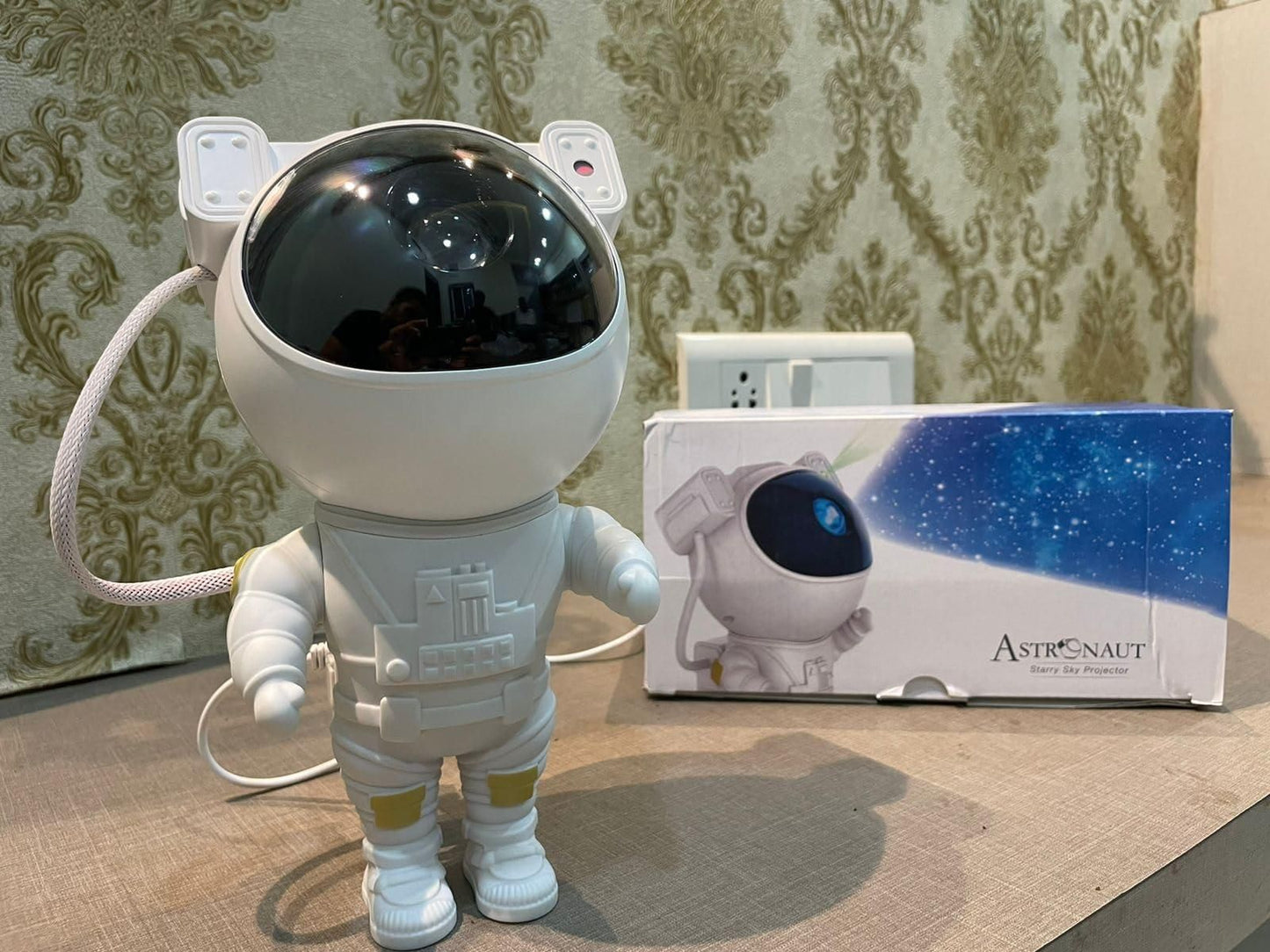 Astronaut Galaxy Projector – Moments by LUMEO